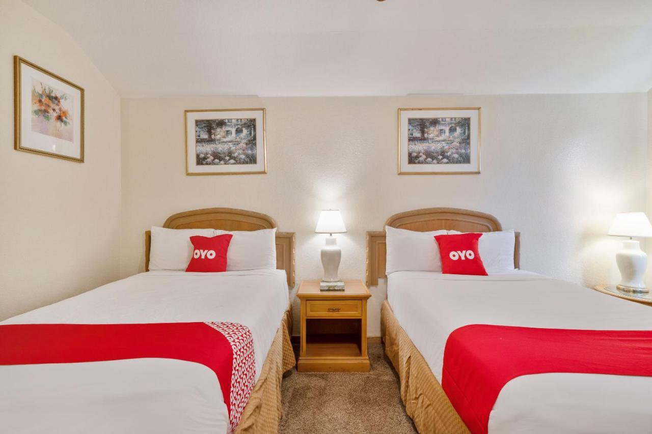 Oyo Hotel Kenedy Downtown - Us 181 Ngoại thất bức ảnh
